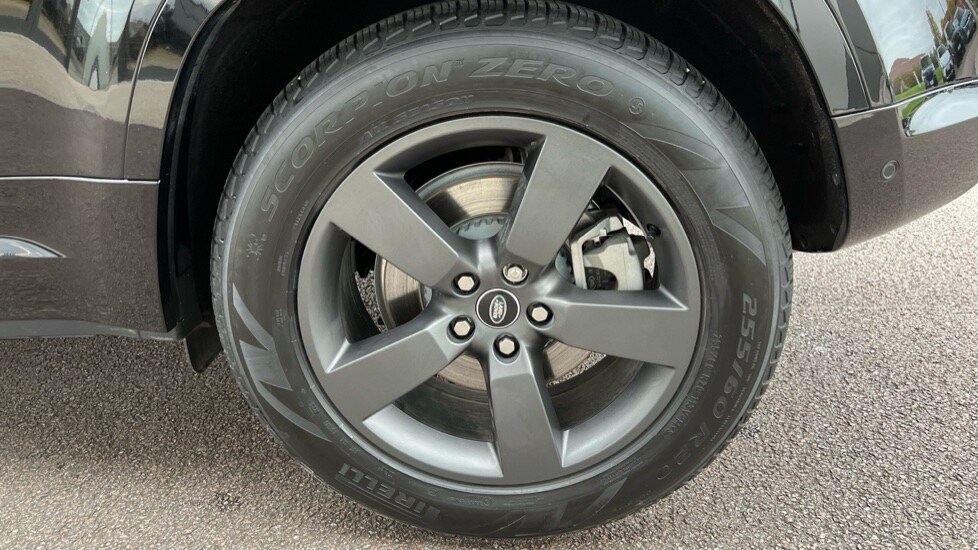 Used Land Rover Defender 2025 for sale - 76868539: Photo 32