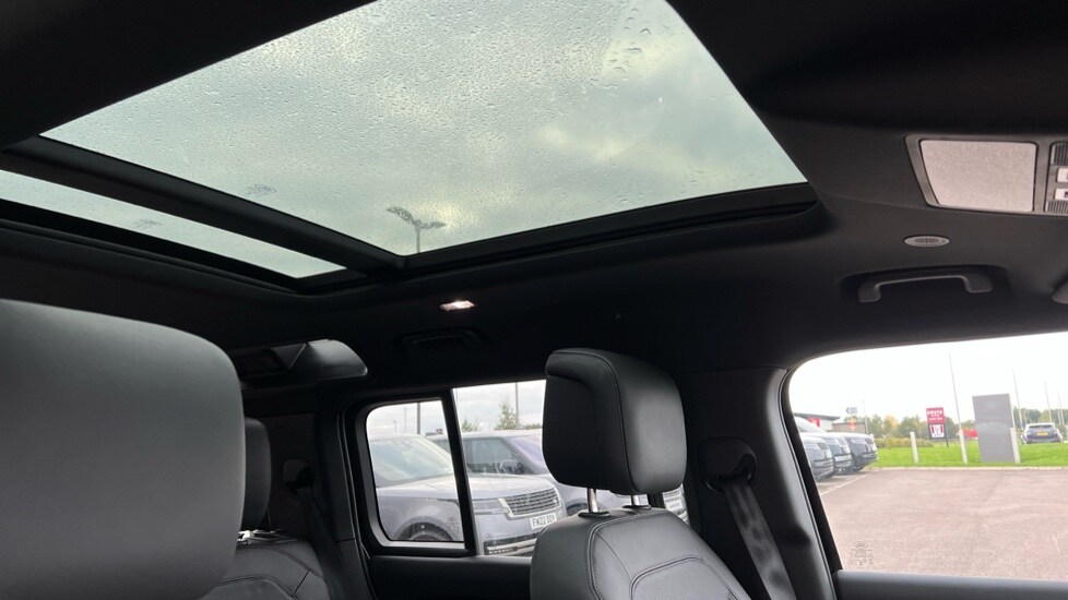 Used Land Rover Defender 2025 for sale - 76868539: Photo 40