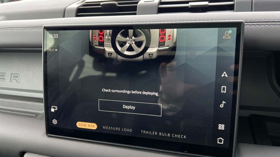 Used Land Rover Defender 2025 for sale - 76868539: Photo 44