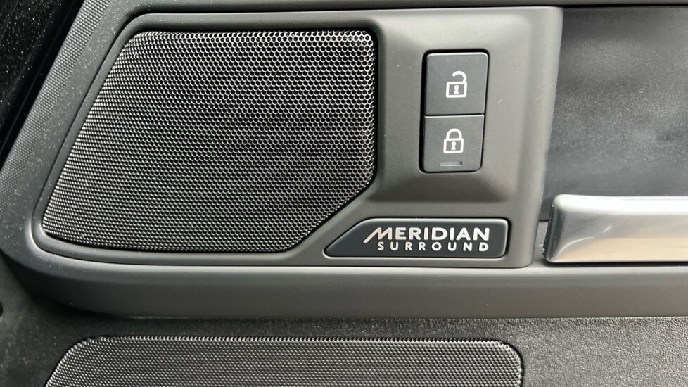 Used Land Rover Defender 2025 for sale - 76868539: Photo 50