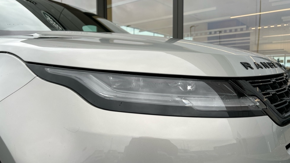 Used Land Rover Range Rover Evoque 2025 for sale - 76966619: Photo 17