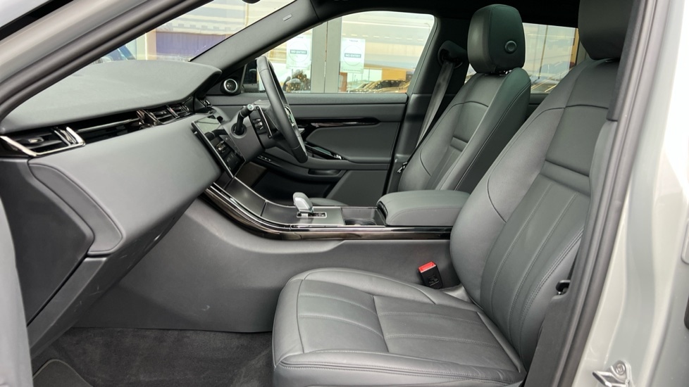 Used Land Rover Range Rover Evoque 2025 for sale - 76966619: Photo 3