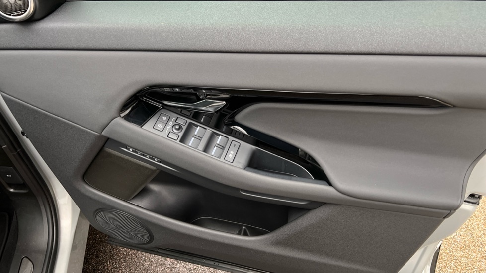 Used Land Rover Range Rover Evoque 2025 for sale - 76966619: Photo 34