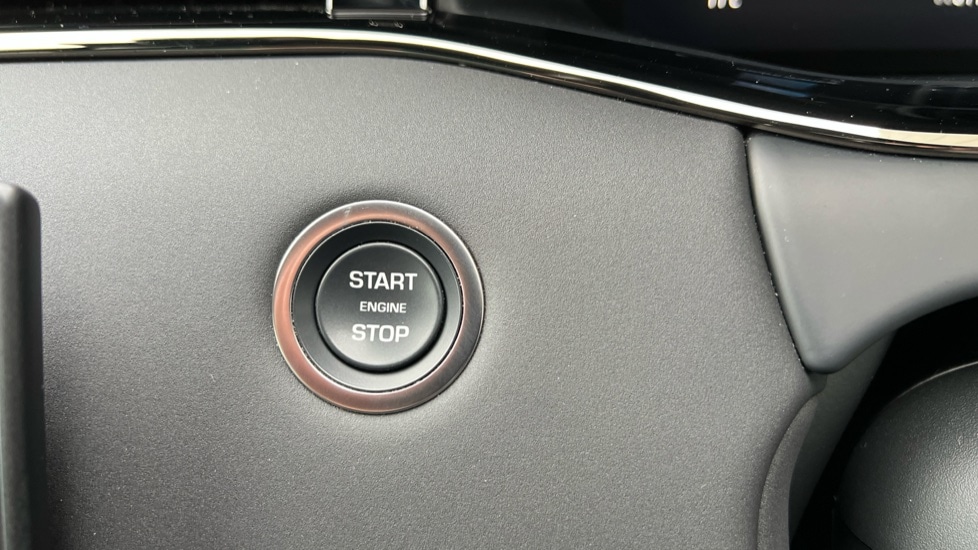 Used Land Rover Range Rover Evoque 2025 for sale - 76966619: Photo 41