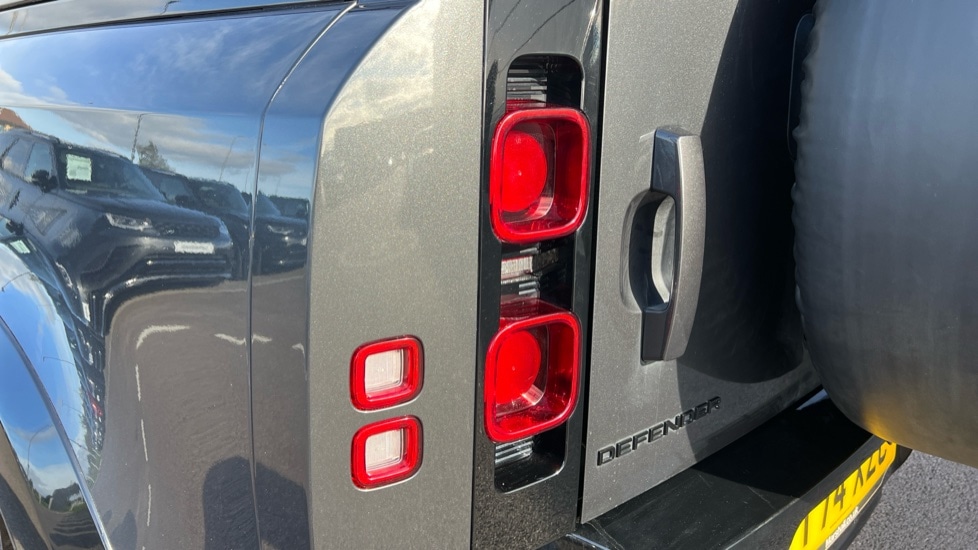 Used Land Rover Defender 2024 for sale - 76869774: Photo 19
