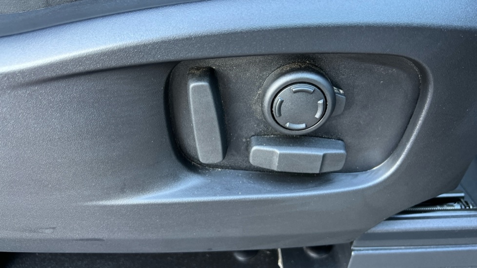 Used Land Rover Defender 2024 for sale - 76869774: Photo 22