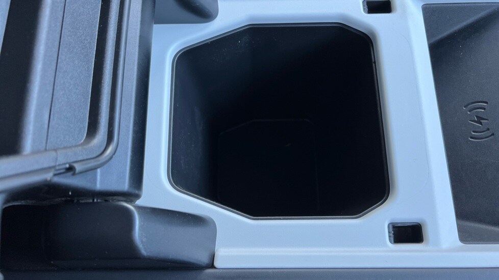 Used Land Rover Defender 2024 for sale - 76869774: Photo 47