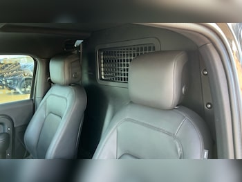 Used Land Rover Defender 2024 for sale - 76869774: Photo