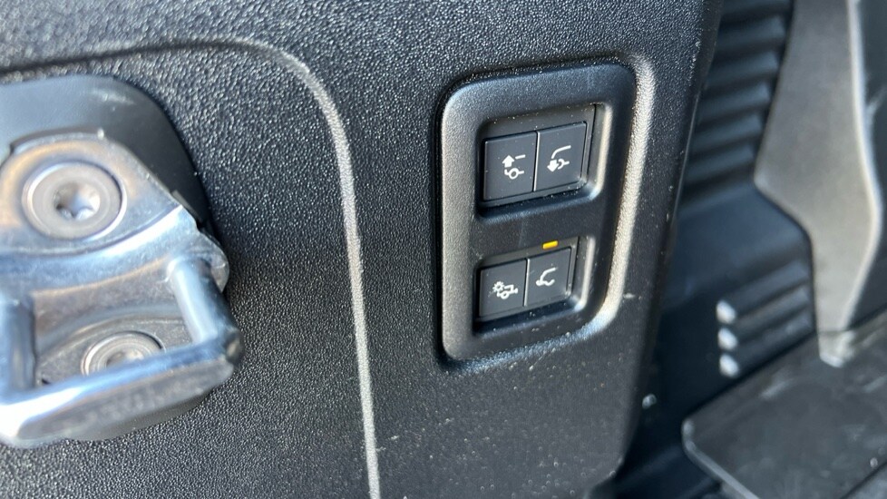 Used Land Rover Defender 2024 for sale - 76869774: Photo 54