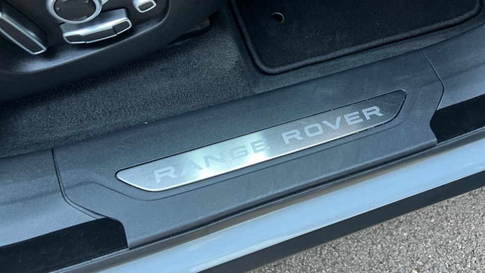 Used Land Rover Range Rover Velar 2024 for sale - 76575230: Photo 24