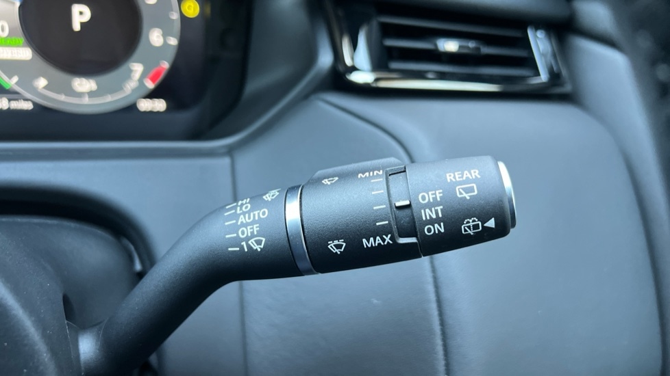 Used Land Rover Range Rover Velar 2024 for sale - 76575230: Photo 39