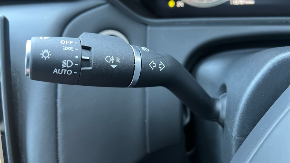 Used Land Rover Range Rover Velar 2024 for sale - 76575230: Photo 40