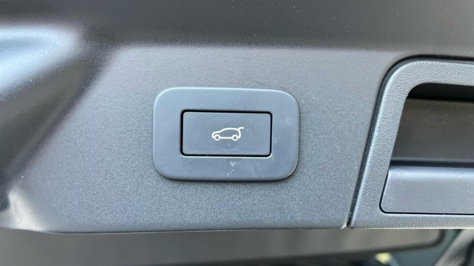 Used Land Rover Range Rover Velar 2024 for sale - 76575230: Photo 58