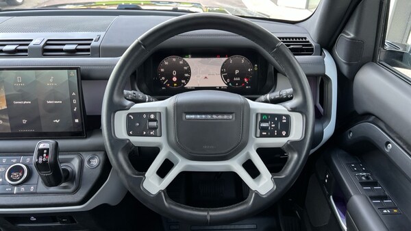 Used Land Rover Defender 2024 for sale - 76161302: Photo 15