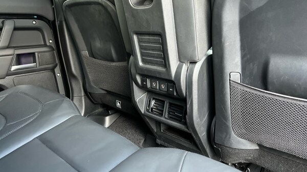 Used Land Rover Defender 2024 for sale - 76161302: Photo 18