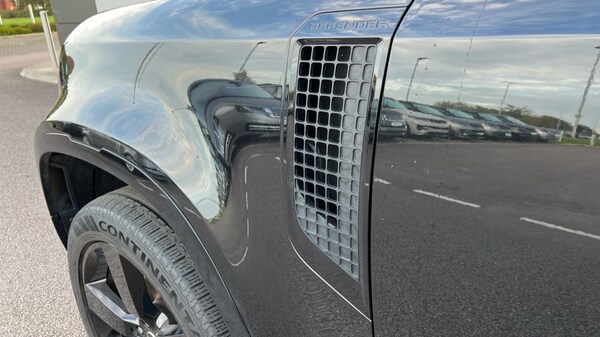 Used Land Rover Defender 2024 for sale - 76161302: Photo 20