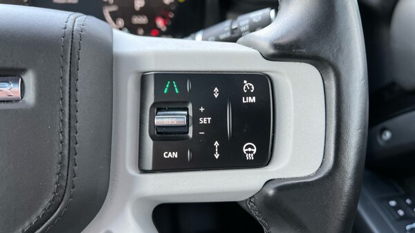 Used Land Rover Defender 2024 for sale - 76161302: Photo 37