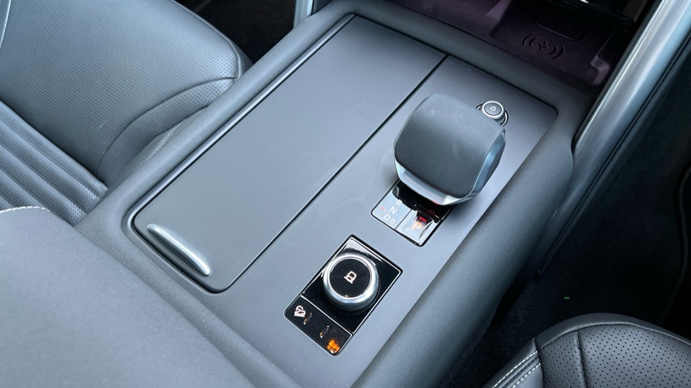 Used Land Rover Discovery 2024 for sale - 76870544: Photo 13