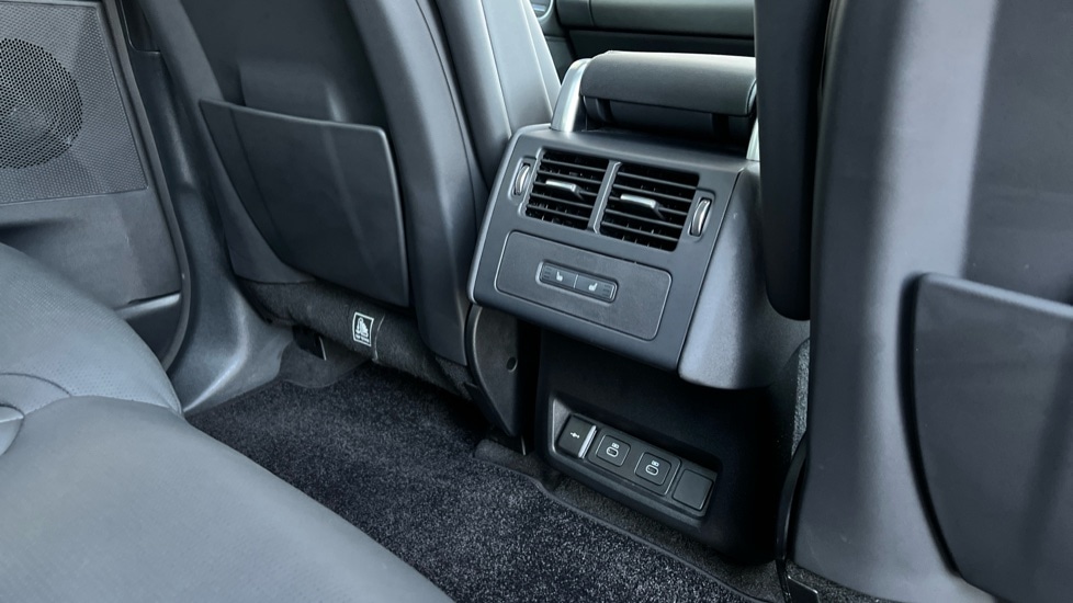 Used Land Rover Discovery 2024 for sale - 76870544: Photo 18