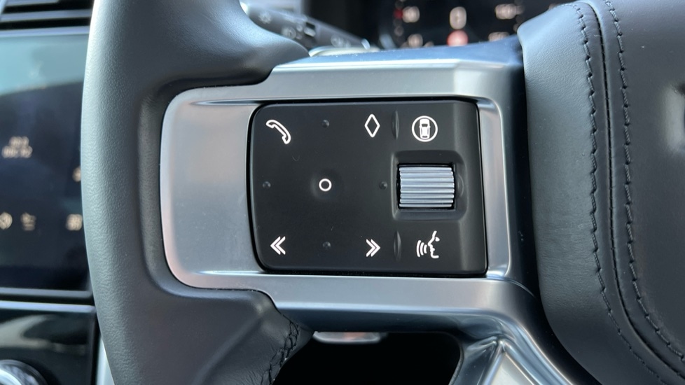 Used Land Rover Discovery 2024 for sale - 76870544: Photo 36