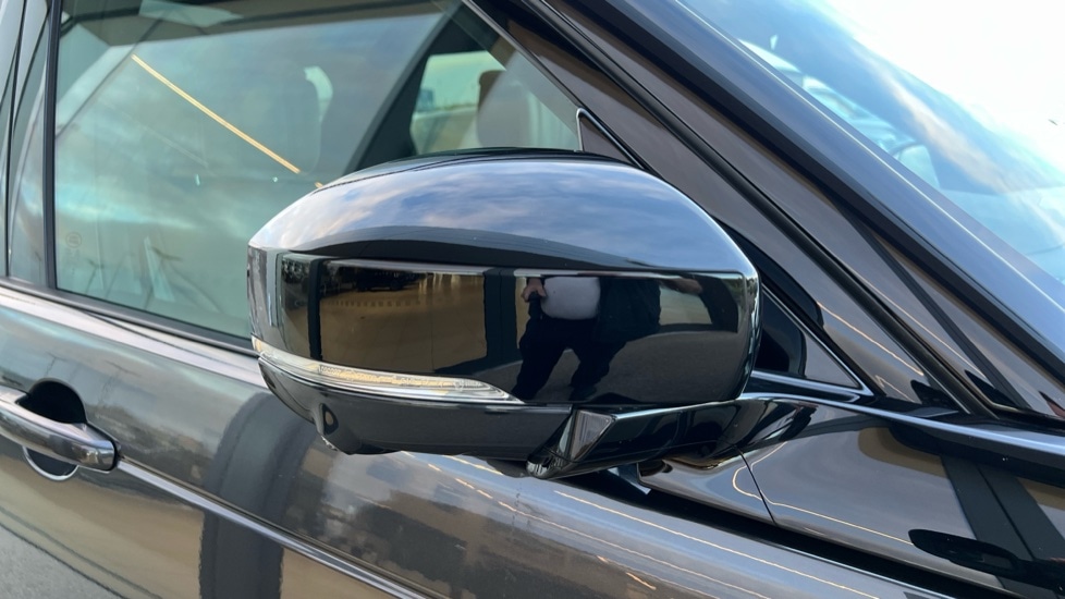 Used Land Rover Discovery 2024 for sale - 76870544: Photo 57