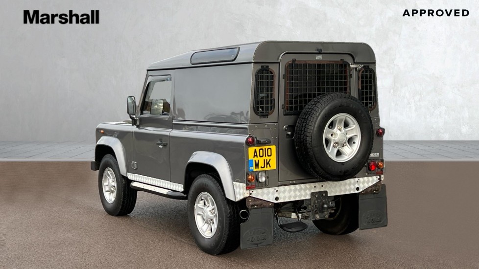 Used Land Rover Defender 2010 for sale - 77018300: Photo 2