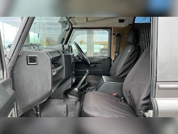 Used Land Rover Defender 2010 for sale - 77018300: Photo