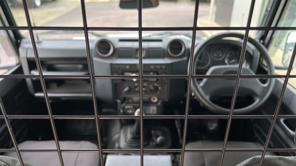 Used Land Rover Defender 2010 for sale - 77018300: Photo 9