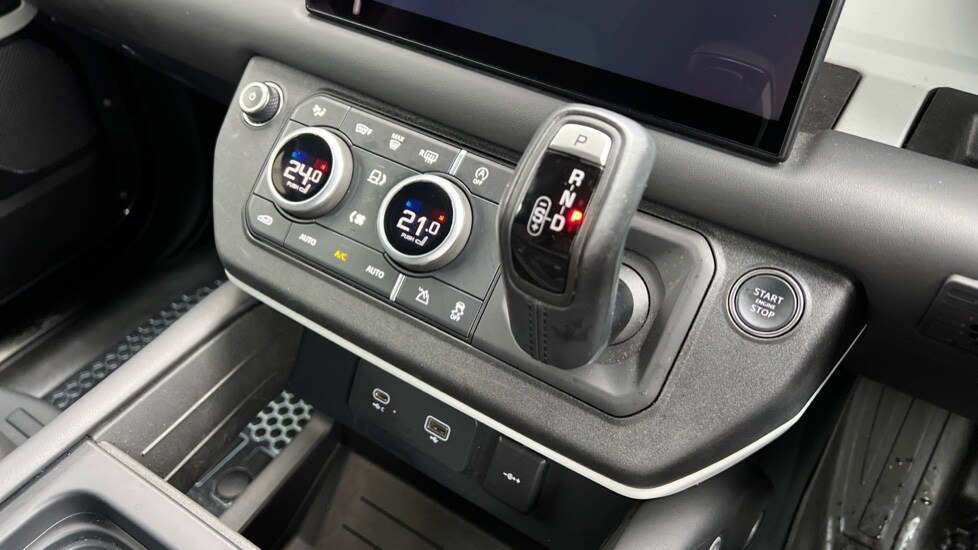 Used Land Rover Defender 2022 for sale - 76874045: Photo 13