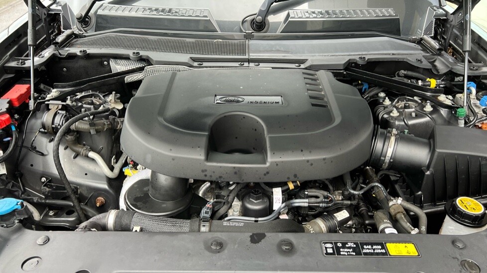 Used Land Rover Defender 2022 for sale - 76874045: Photo 30