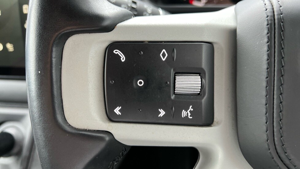 Used Land Rover Defender 2022 for sale - 76874045: Photo 36