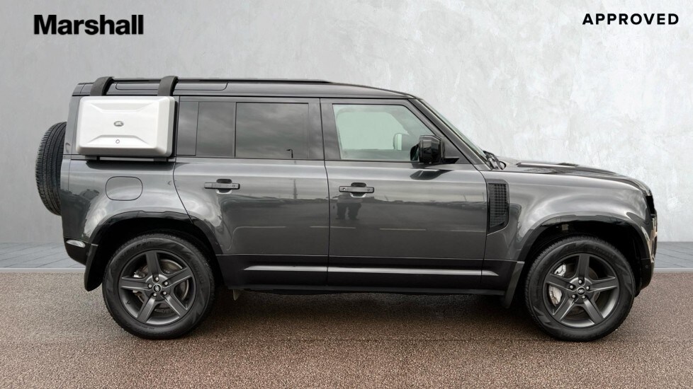 Used Land Rover Defender 2022 for sale - 76874045: Photo 5