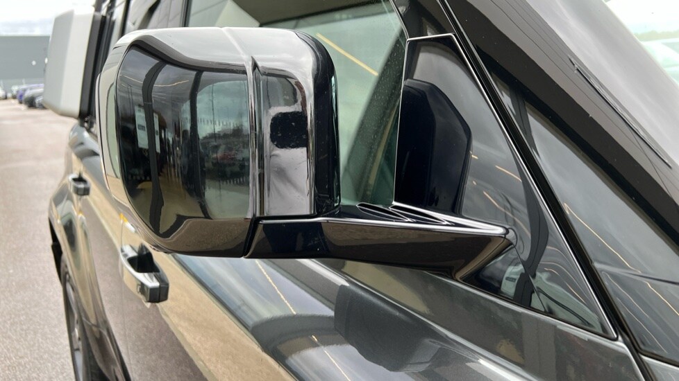 Used Land Rover Defender 2022 for sale - 76874045: Photo 50