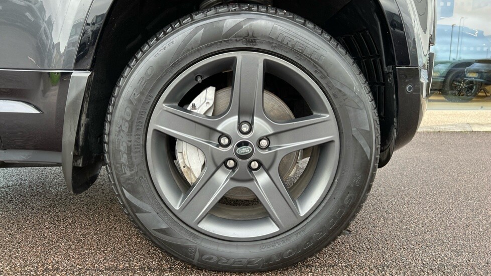 Used Land Rover Defender 2022 for sale - 76874045: Photo 8