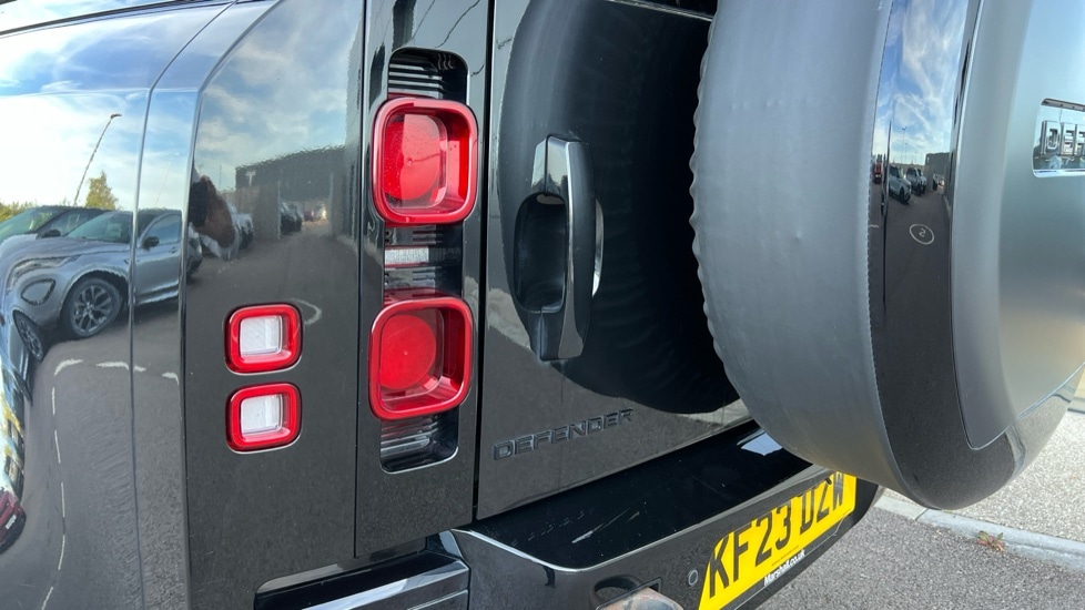 Used Land Rover Defender 2023 for sale - 77031273: Photo 19