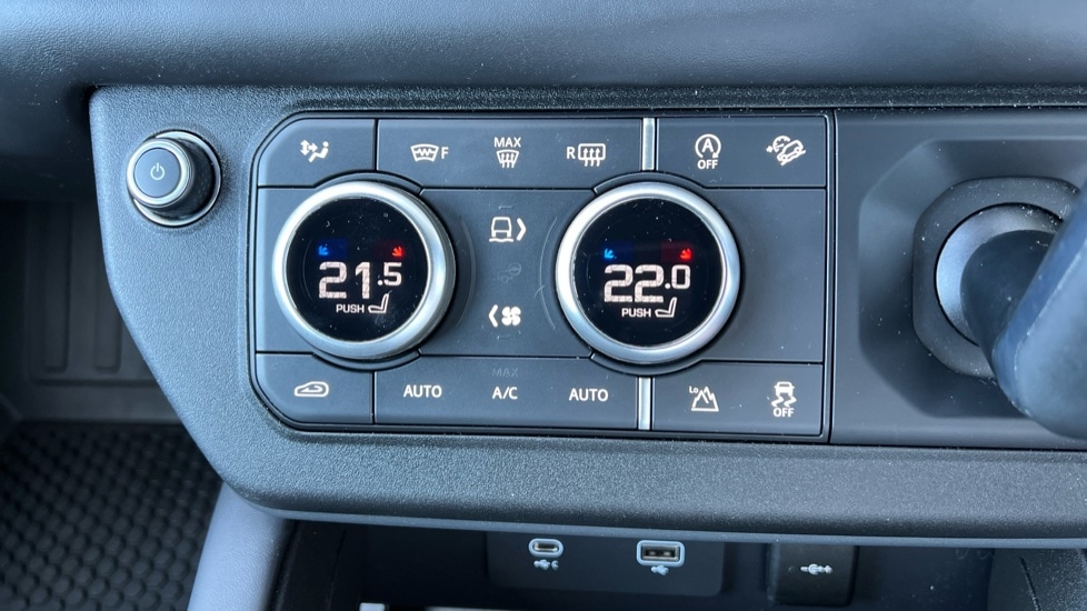 Used Land Rover Defender 2023 for sale - 77031273: Photo 42