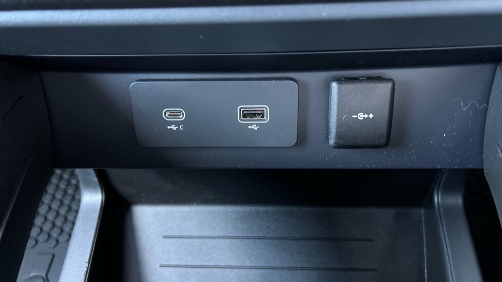 Used Land Rover Defender 2023 for sale - 77031273: Photo 45