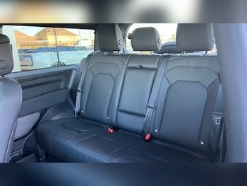 Used Land Rover Defender 2023 for sale - 76589775: Photo