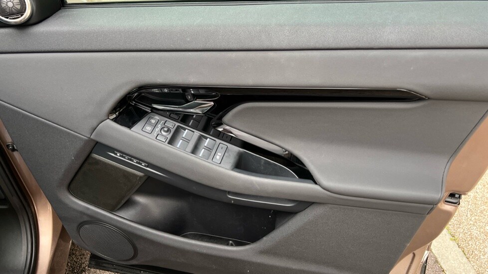 Used Land Rover Range Rover Evoque 2025 for sale - 76869809: Photo 34