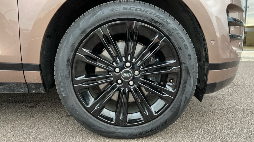 Used Land Rover Range Rover Evoque 2025 for sale - 76869809: Photo 8