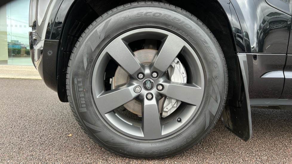 Used Land Rover Defender 2023 for sale - 76842007: Photo 32