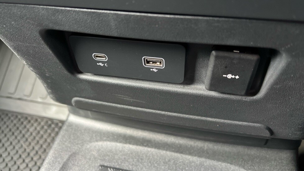 Used Land Rover Defender 2023 for sale - 76842007: Photo 44