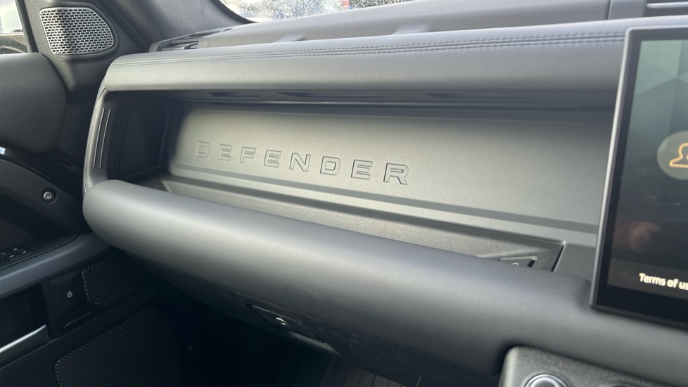 Used Land Rover Defender 2023 for sale - 76842007: Photo 9