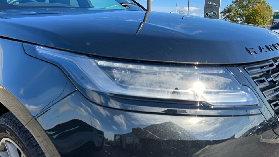 Used Land Rover Range Rover Velar 2025 for sale - 76272886: Photo 17