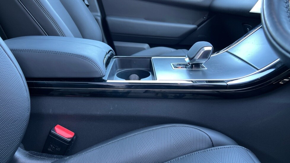 Used Land Rover Range Rover Velar 2025 for sale - 76272886: Photo 22