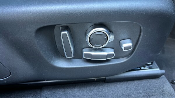 Used Land Rover Range Rover Velar 2025 for sale - 76272886: Photo 23