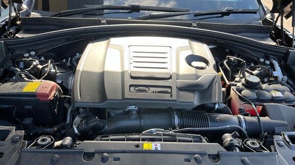Used Land Rover Range Rover Velar 2025 for sale - 76272886: Photo 30