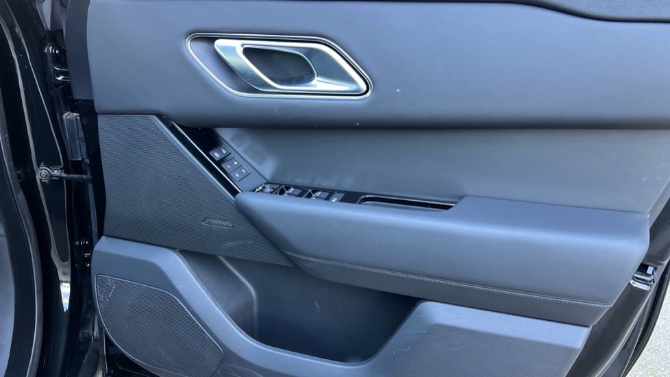 Used Land Rover Range Rover Velar 2025 for sale - 76272886: Photo 34