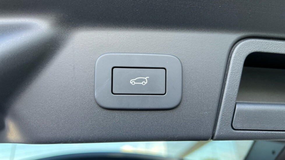 Used Land Rover Range Rover Velar 2025 for sale - 76272886: Photo 50