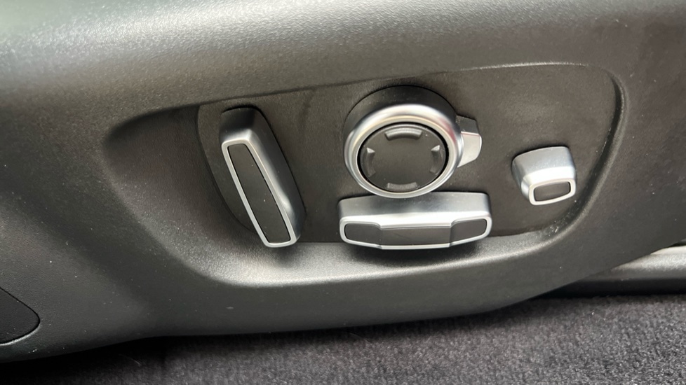 Used Land Rover Range Rover Velar 2021 for sale - 76869212: Photo 23